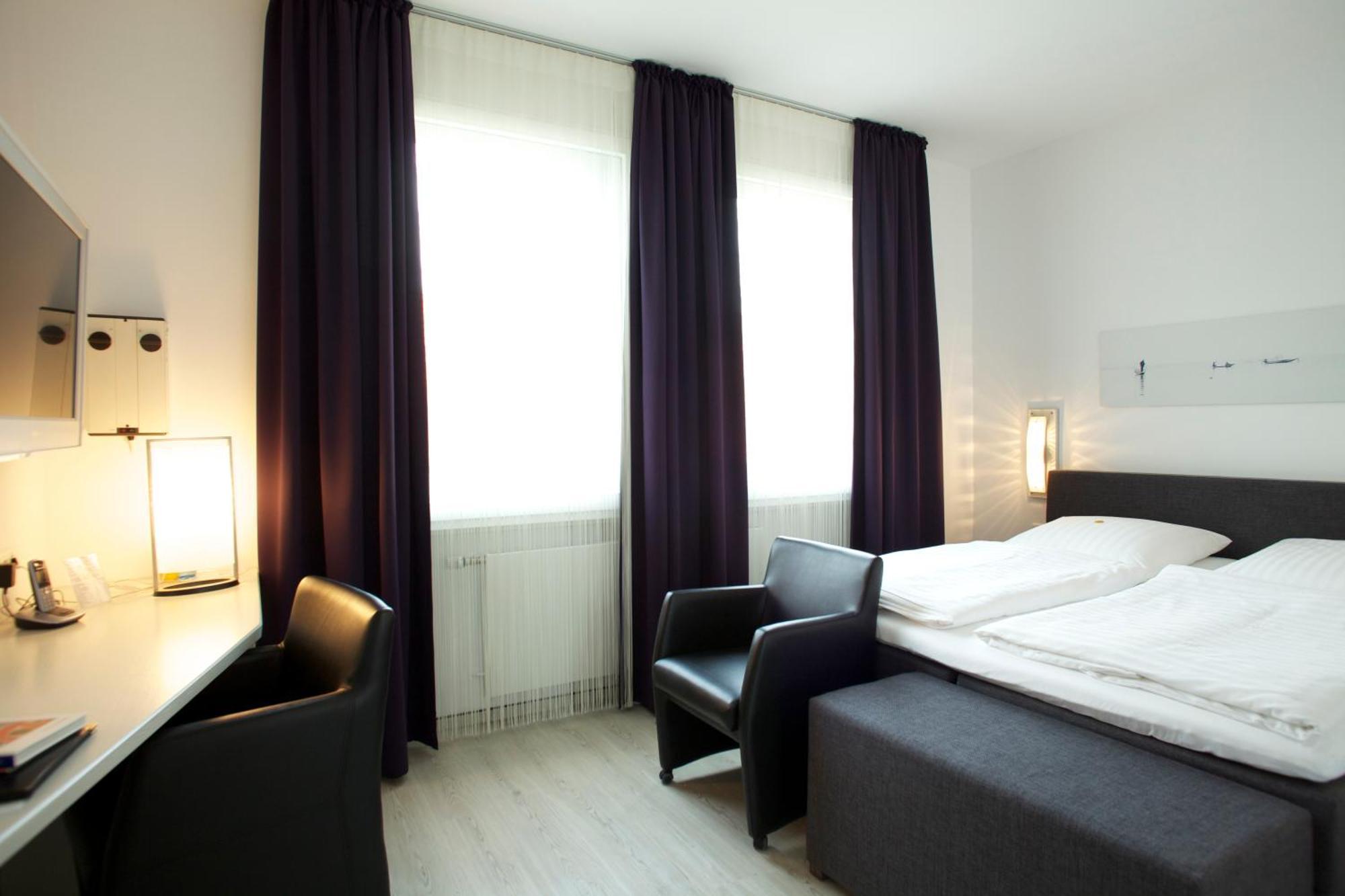 Rheda-Wiedenbrück Hotel Zur Wartburg מראה חיצוני תמונה