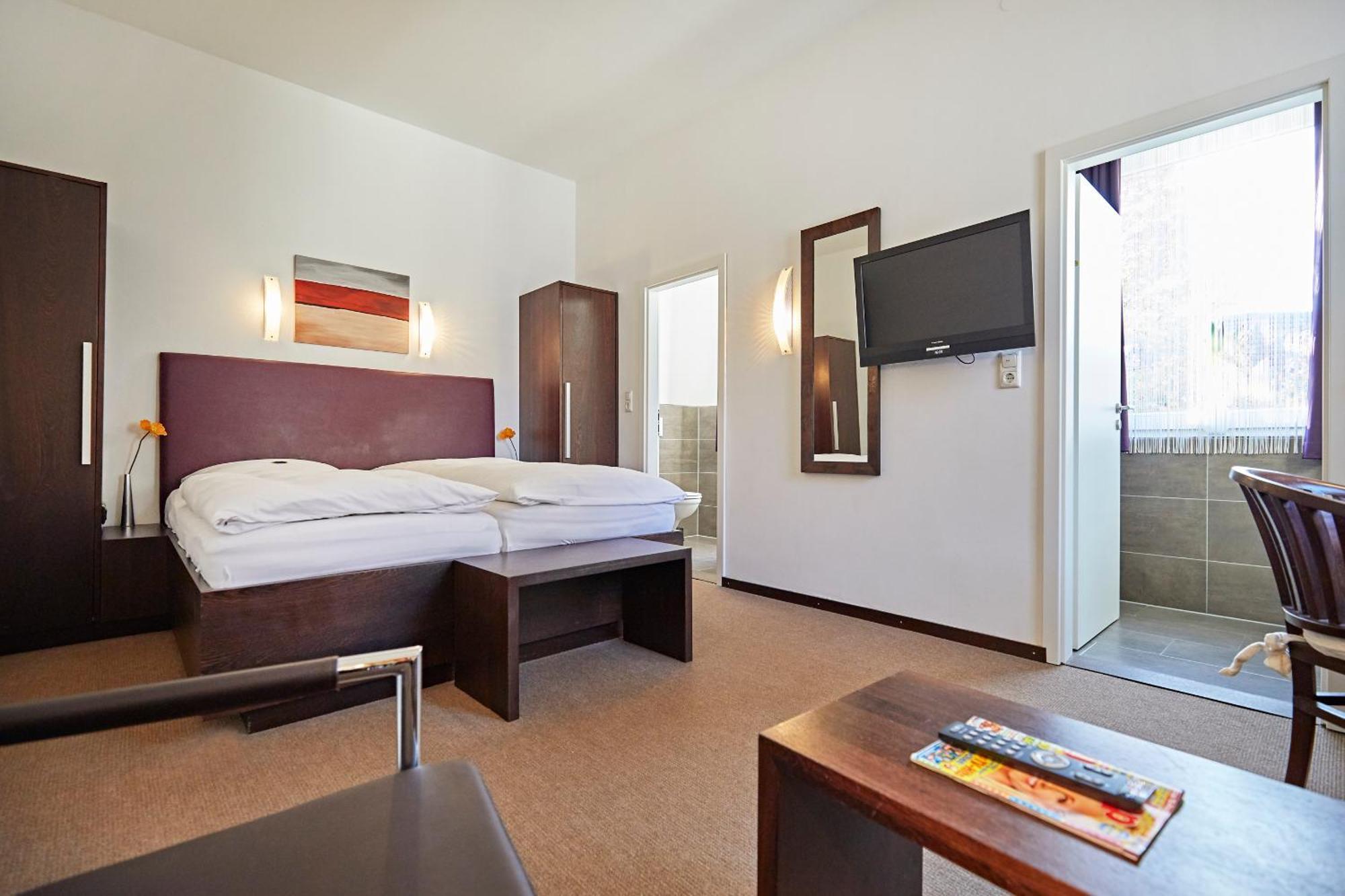 Rheda-Wiedenbrück Hotel Zur Wartburg מראה חיצוני תמונה