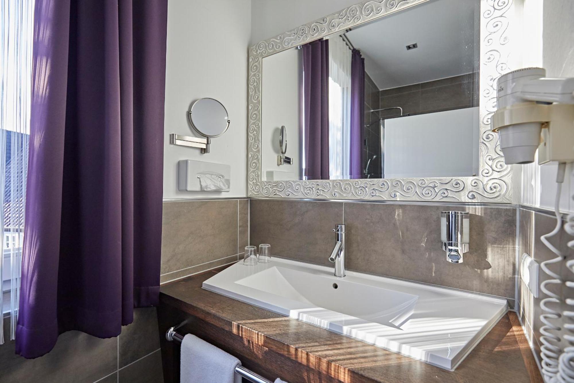 Rheda-Wiedenbrück Hotel Zur Wartburg מראה חיצוני תמונה
