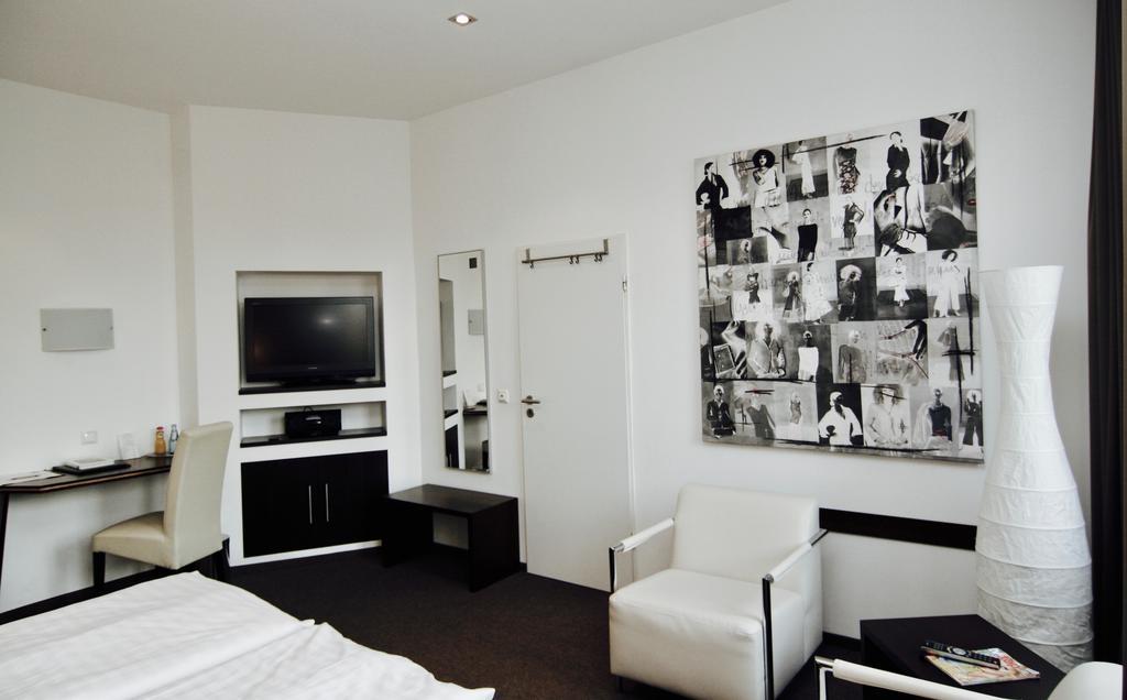 Rheda-Wiedenbrück Hotel Zur Wartburg מראה חיצוני תמונה