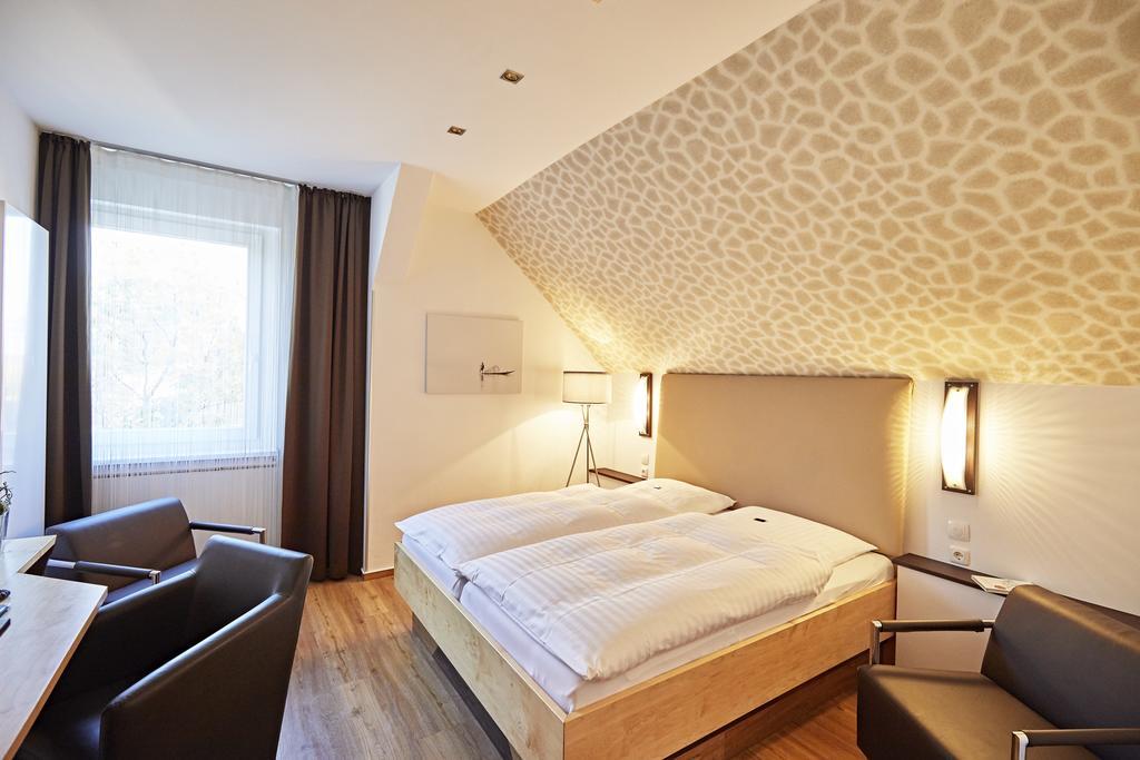 Rheda-Wiedenbrück Hotel Zur Wartburg מראה חיצוני תמונה