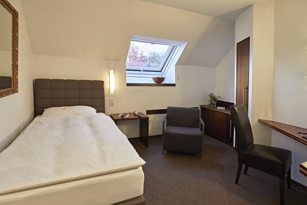 Rheda-Wiedenbrück Hotel Zur Wartburg מראה חיצוני תמונה